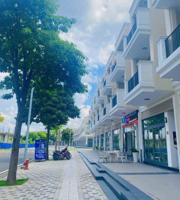Shophouse Aqua City
