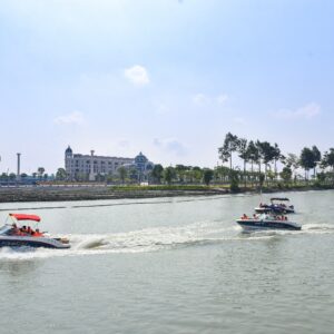 Bến du thuyền aqua city