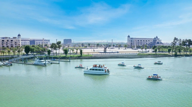 Bến thuyền aqua city