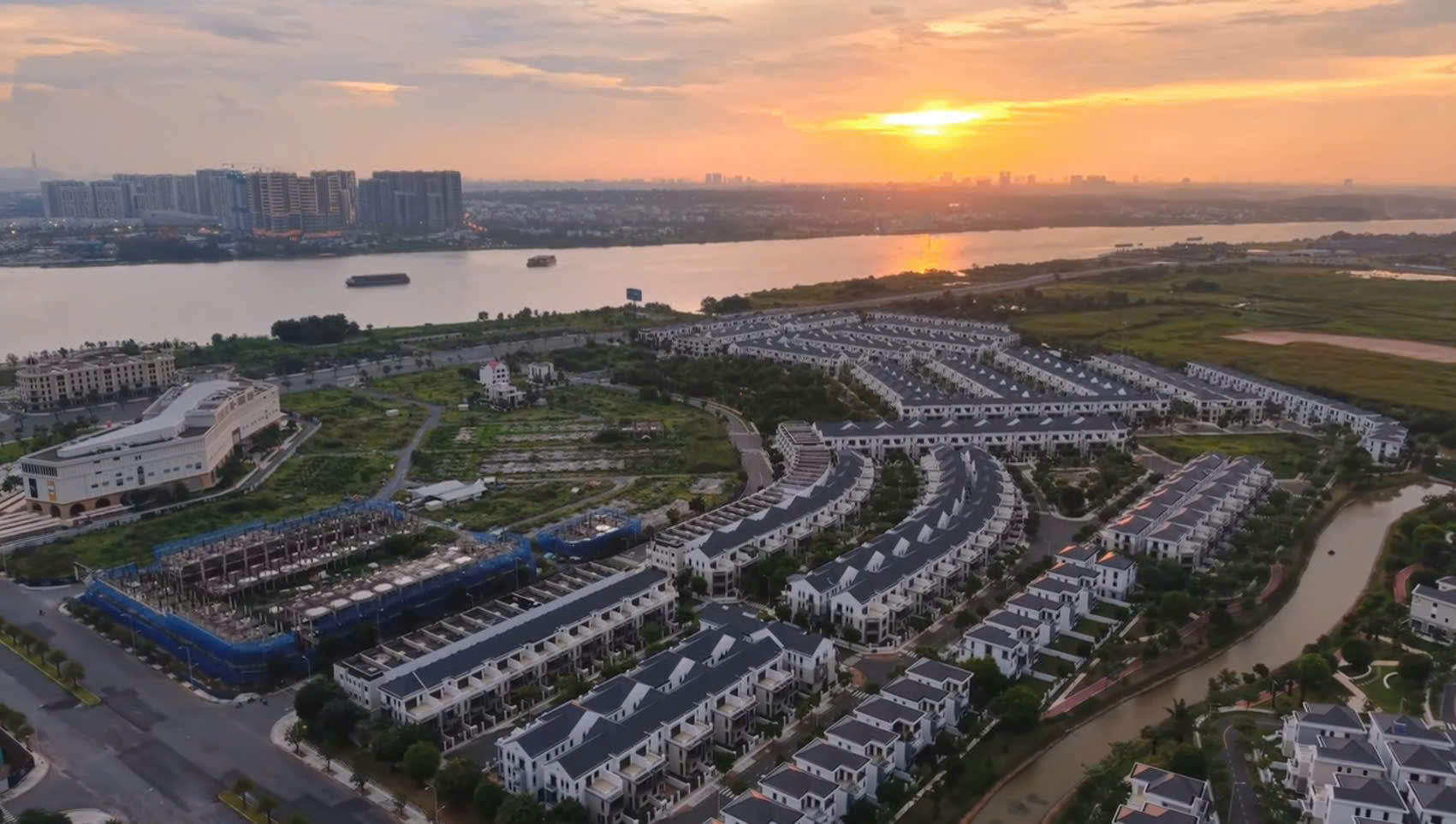 Biệt thự đơn lập 3 mặt tiền - View sông siêu đẹp tại Aqua City - Ảnh 6