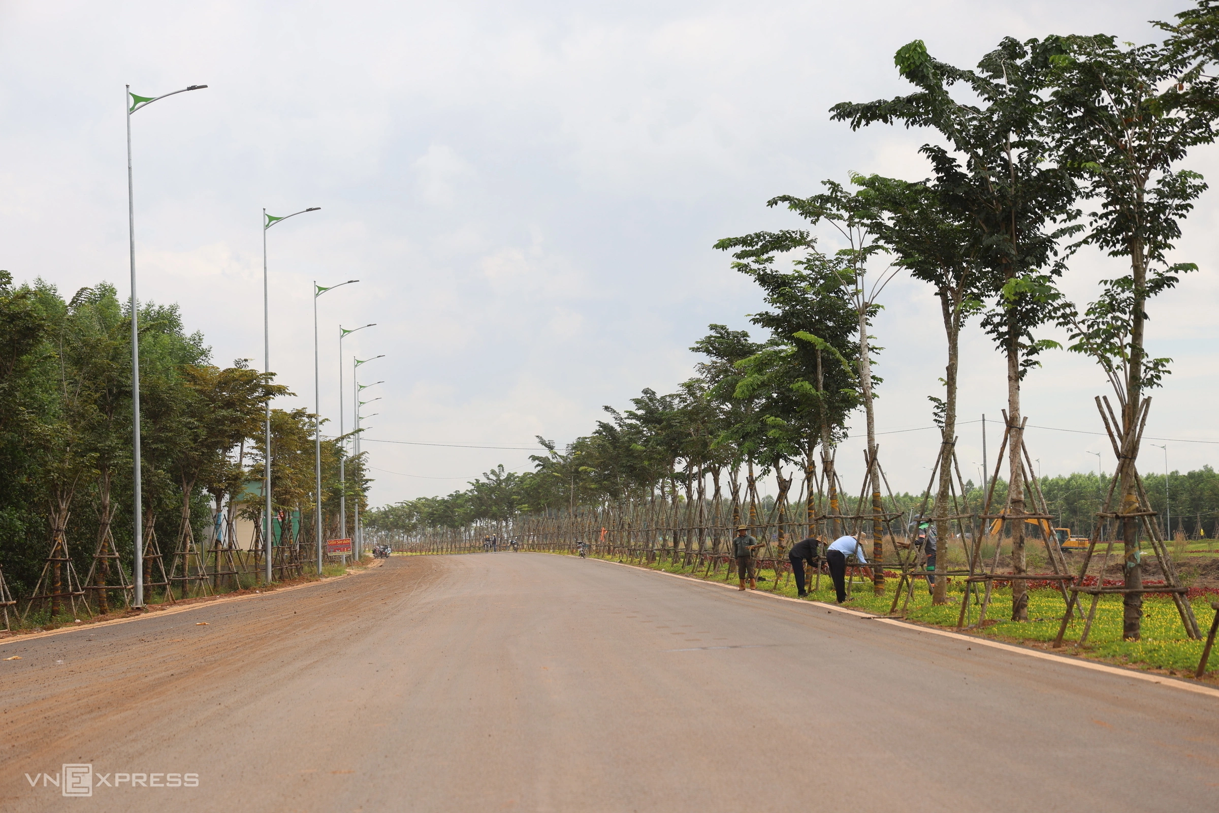 Hai đường kết nối sân bay