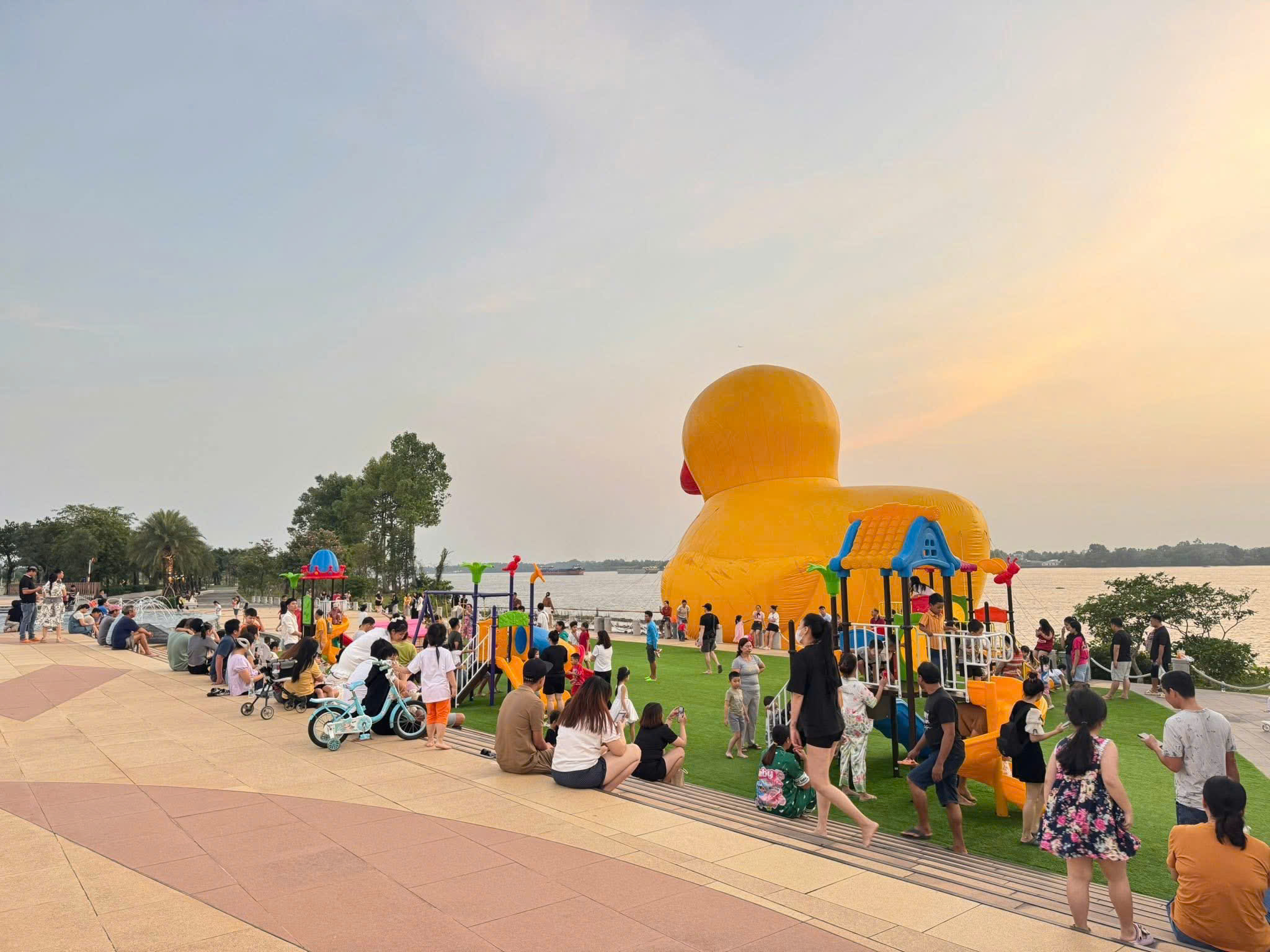 Tiến độ Aqua City những ngày