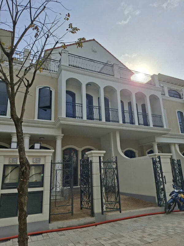 nha pho valencia aqua city 117m2